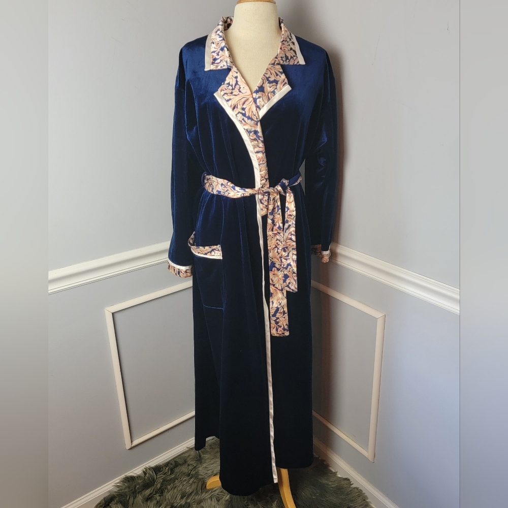 APPEL SLEEP WEAR Blue Velvet Floral Satin Long Tie Waist VTG Retro 80s Robe L‎